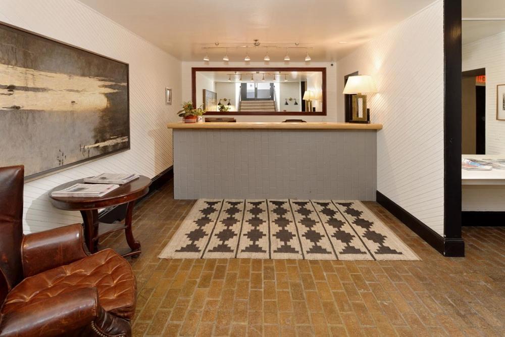 Independence Square Unit 313, Downtown Hotel Room In Aspen With Rooftop Hot Tub Bagian luar foto