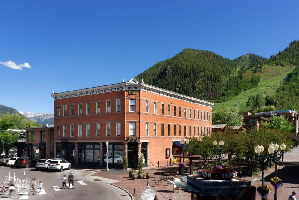 Independence Square Unit 313, Downtown Hotel Room In Aspen With Rooftop Hot Tub Bagian luar foto